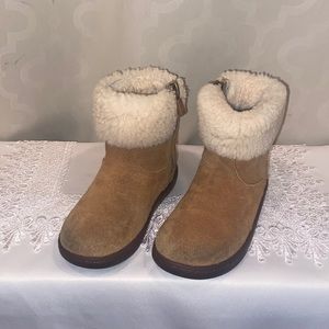 Used toddler Jorie uggs size 9